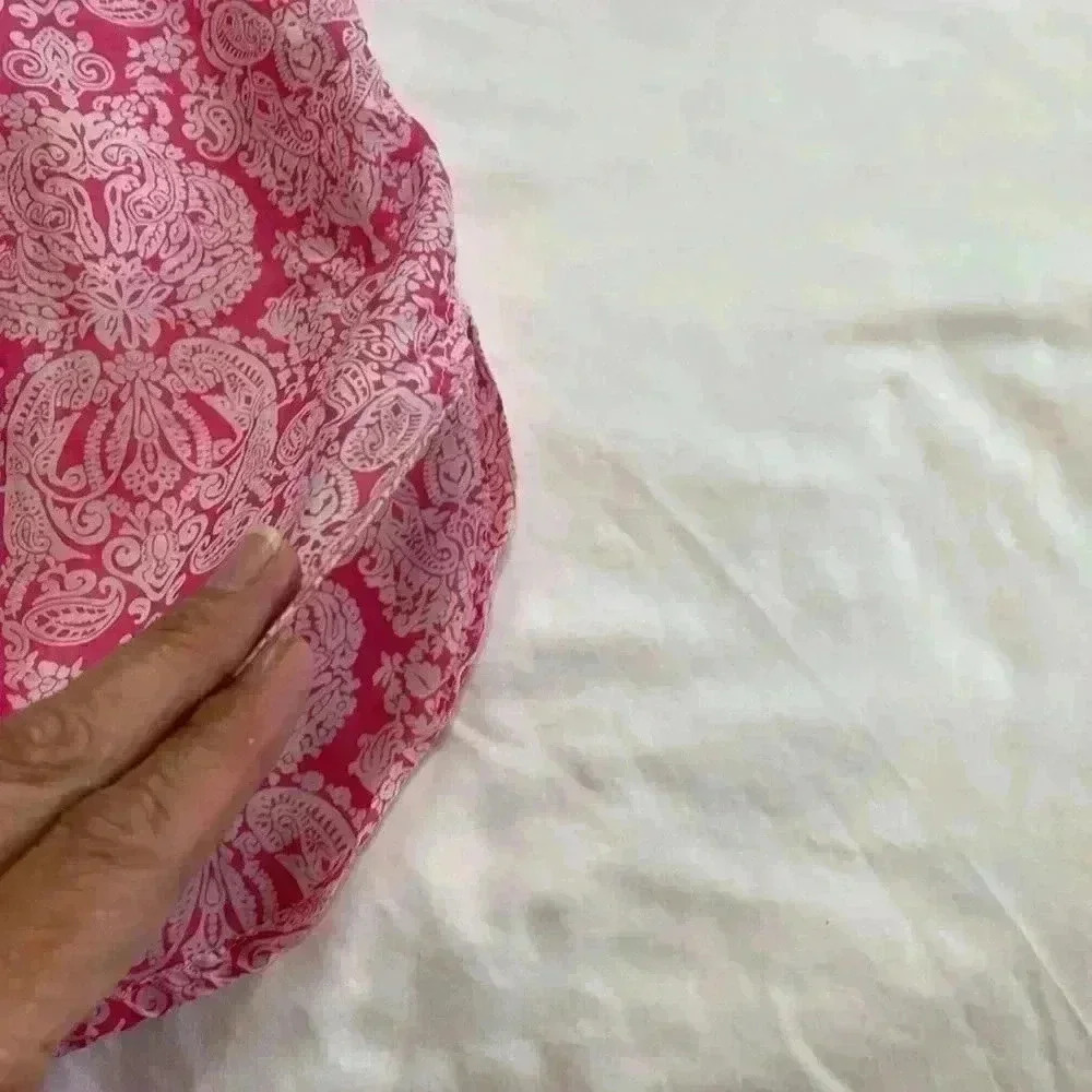Gap Maternity Pink & White Paisley Design in Size Small. Long Sleeve/Button Up. - Picture 5 of 10